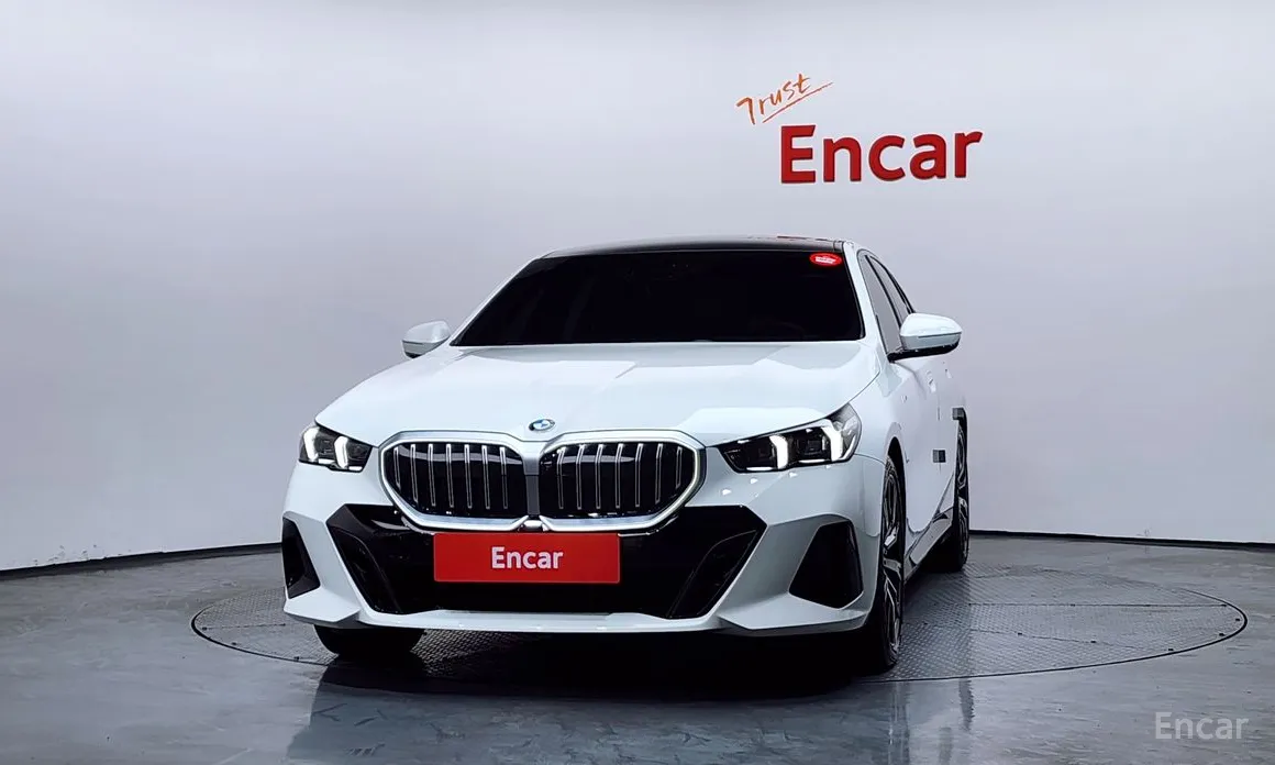 Photo 3 - BMW 5 Series