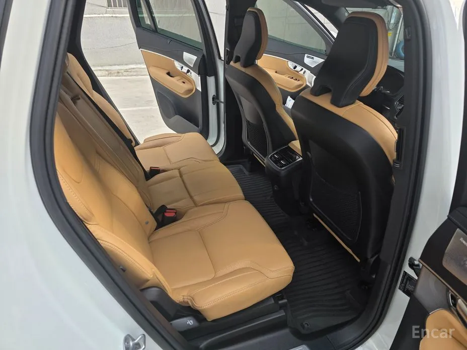 Фото 13 - Volvo XC90