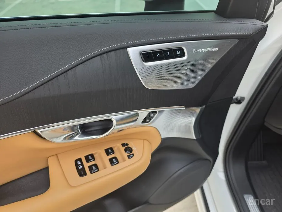 Фото 15 - Volvo XC90