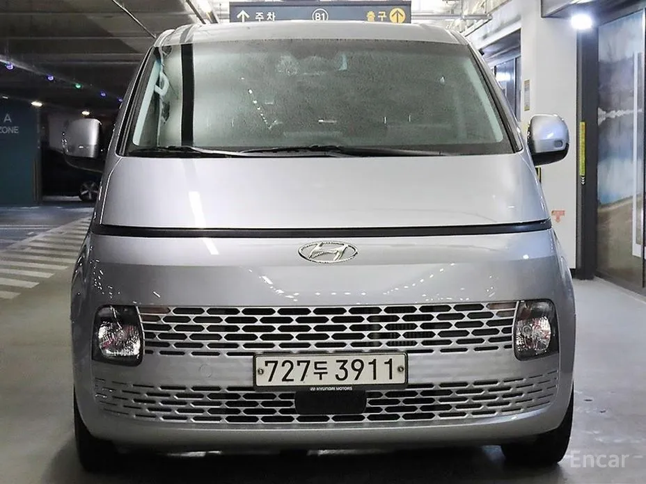 Фото 2 - Hyundai Staria