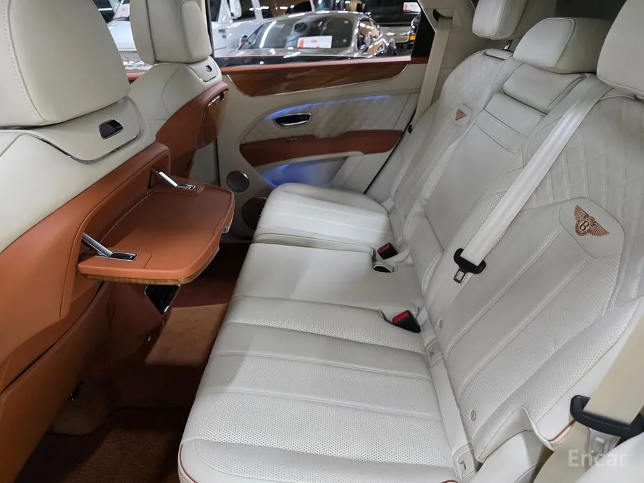 Фото 10 - Bentley Bentayga