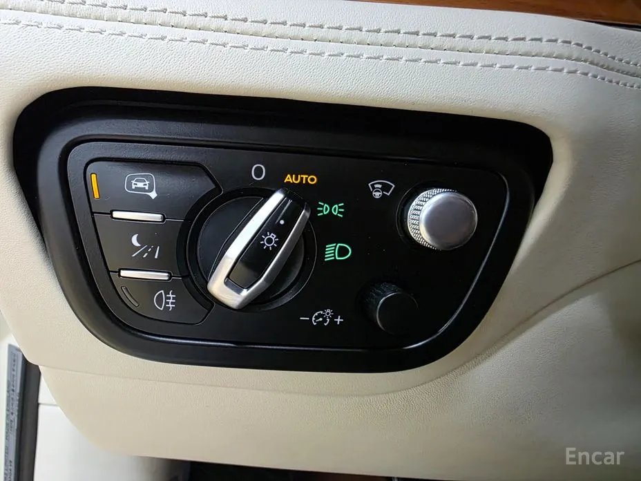 Фото 15 - Bentley Bentayga