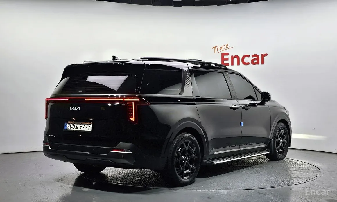 Фото 2 - Kia Carnival