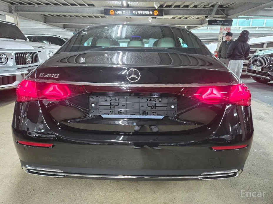 Фото 13 - Mercedes-Benz E-Class