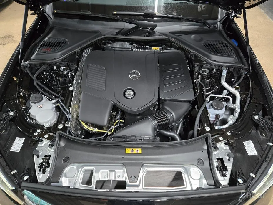 Фото 5 - Mercedes-Benz E-Class