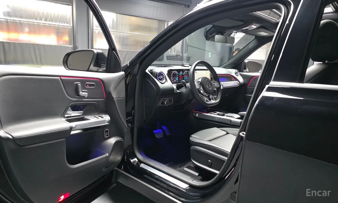 Фото 10 - Mercedes-Benz EQB