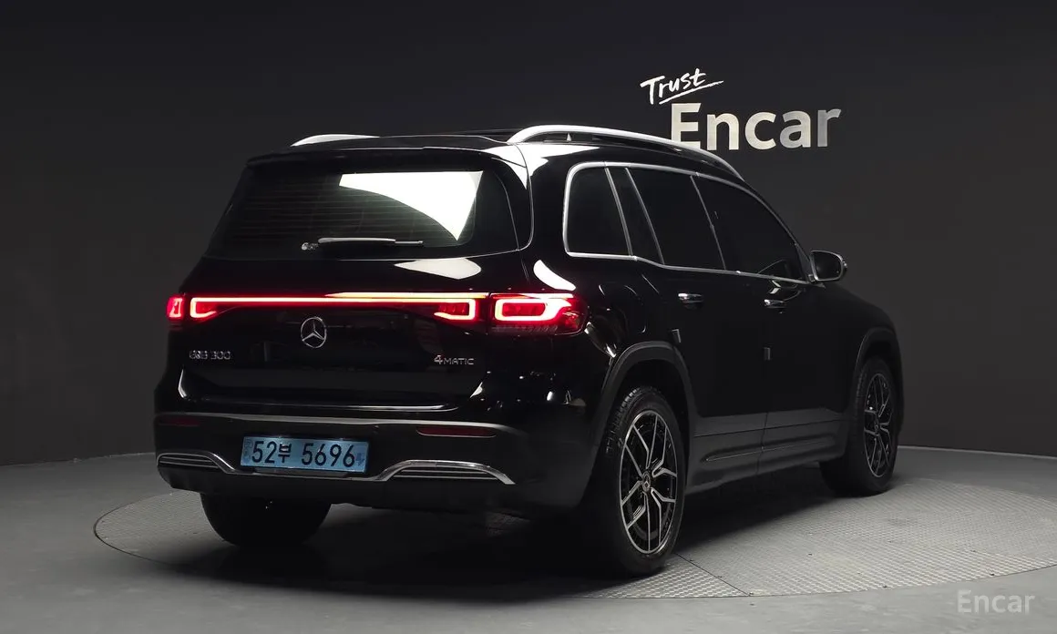 Фото 2 - Mercedes-Benz EQB