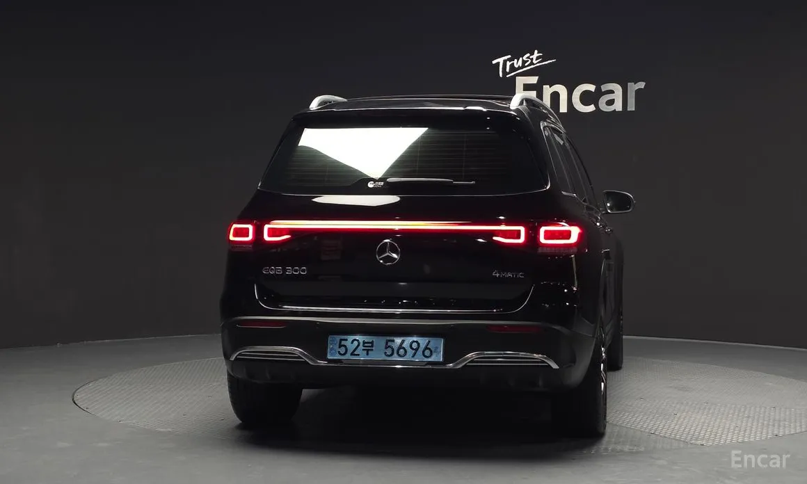 Фото 4 - Mercedes-Benz EQB