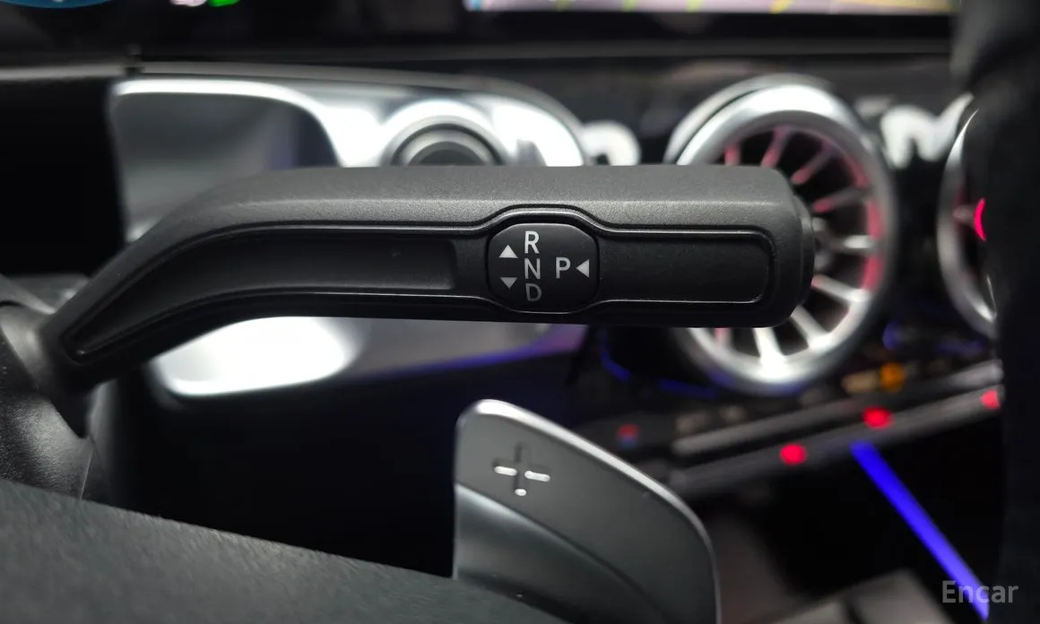 Фото 9 - Mercedes-Benz EQB