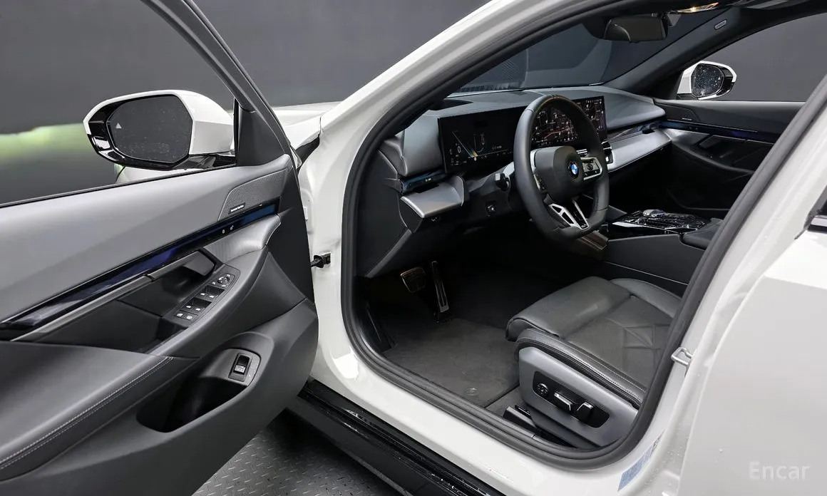 BMW 5 Series 2023 530i xDrive M Sport