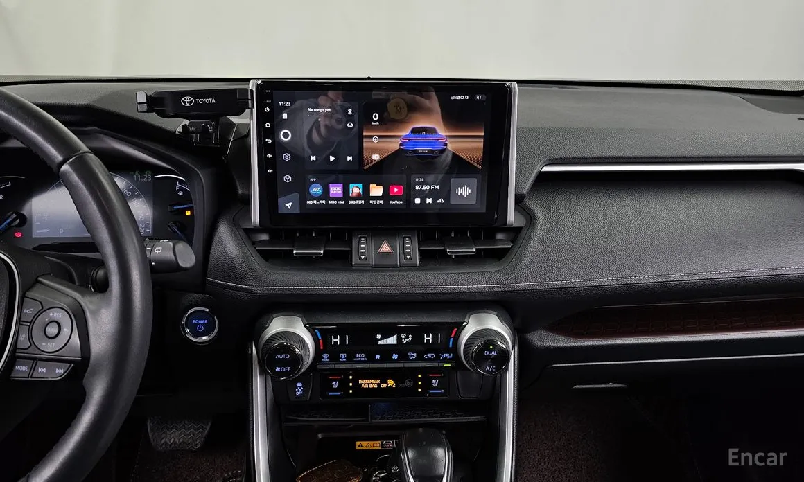 Фото 14 - Toyota RAV4