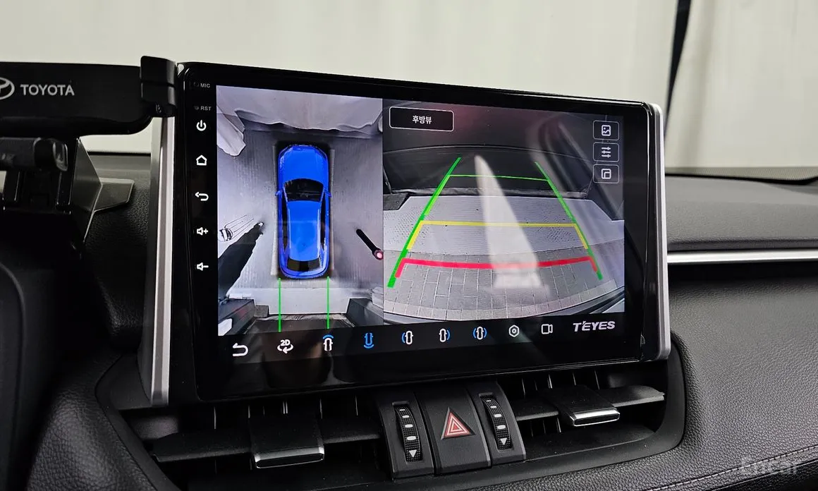 Фото 15 - Toyota RAV4