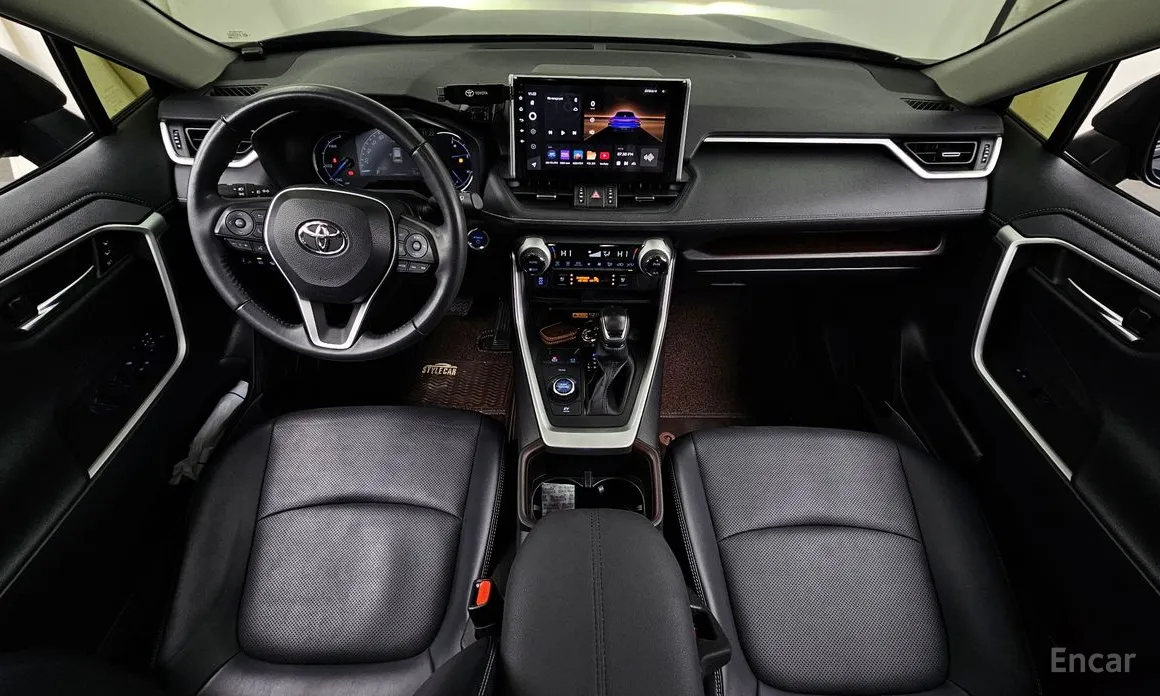 Фото 7 - Toyota RAV4