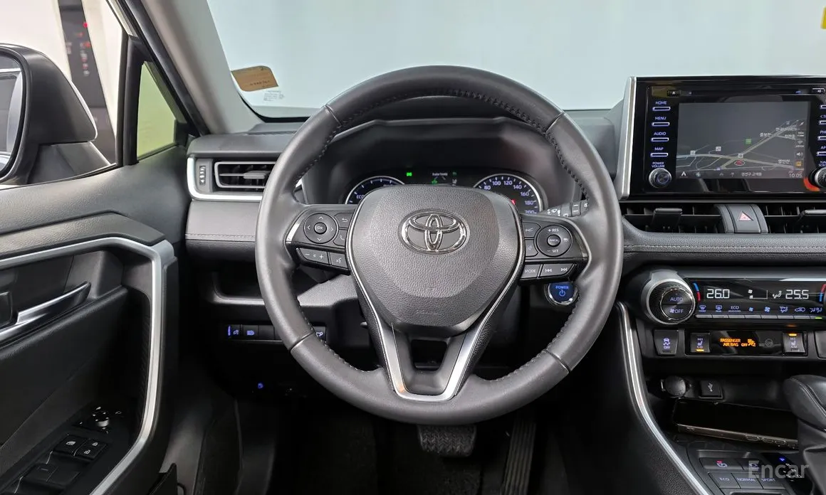 Фото 13 - Toyota RAV4