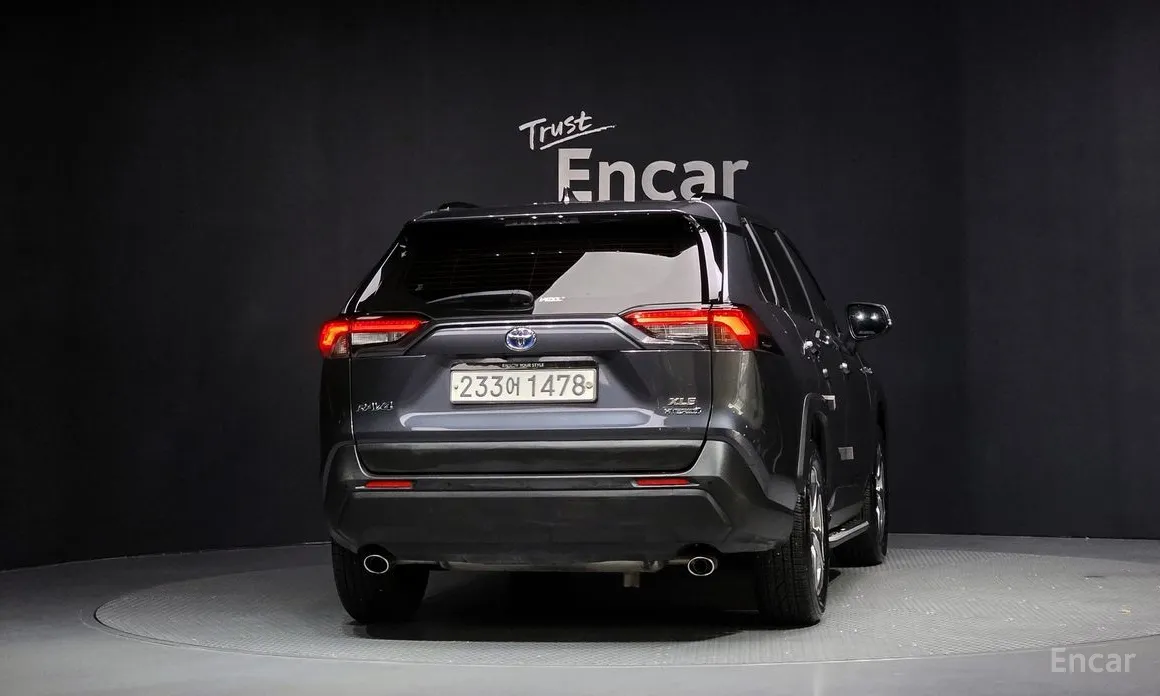 Фото 4 - Toyota RAV4