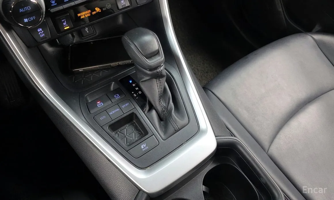 Фото 9 - Toyota RAV4