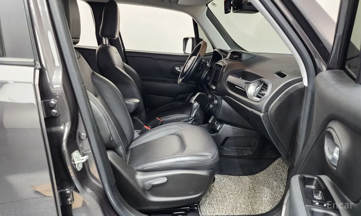 Фото 11 - Jeep Renegade