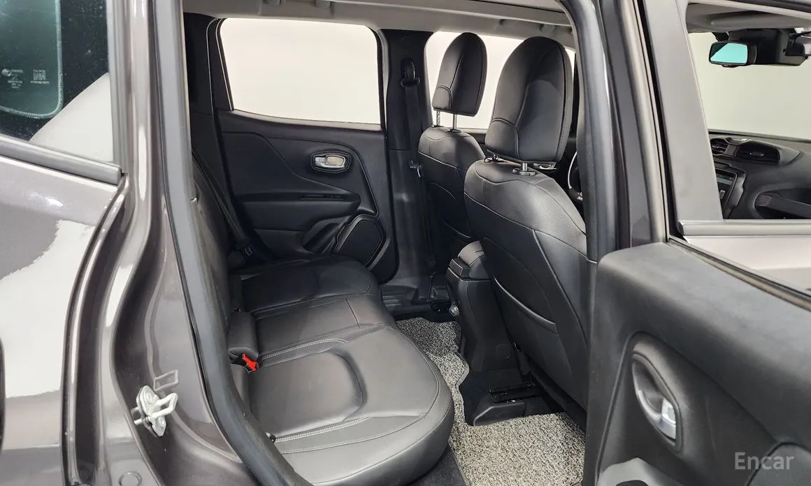 Фото 12 - Jeep Renegade