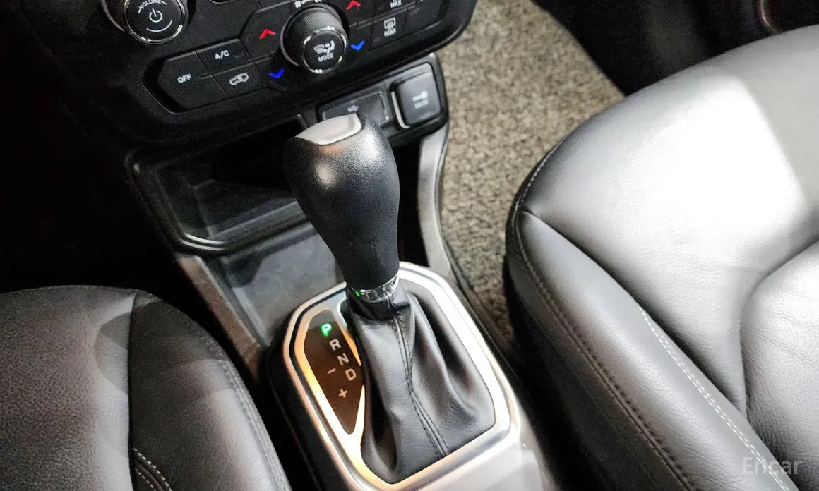 Фото 9 - Jeep Renegade