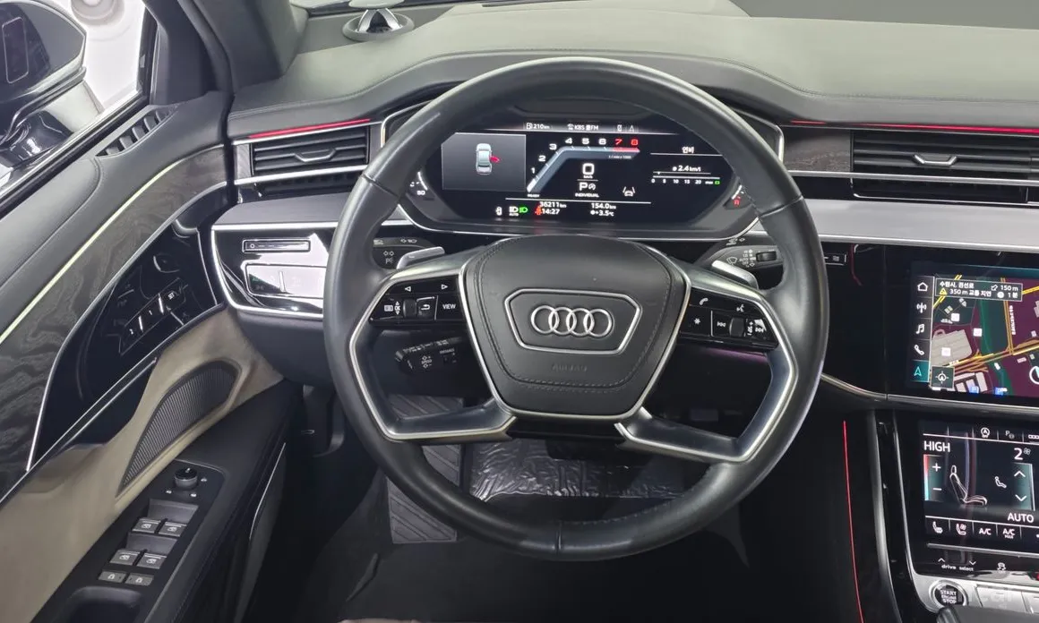 Фото 13 - Audi A8