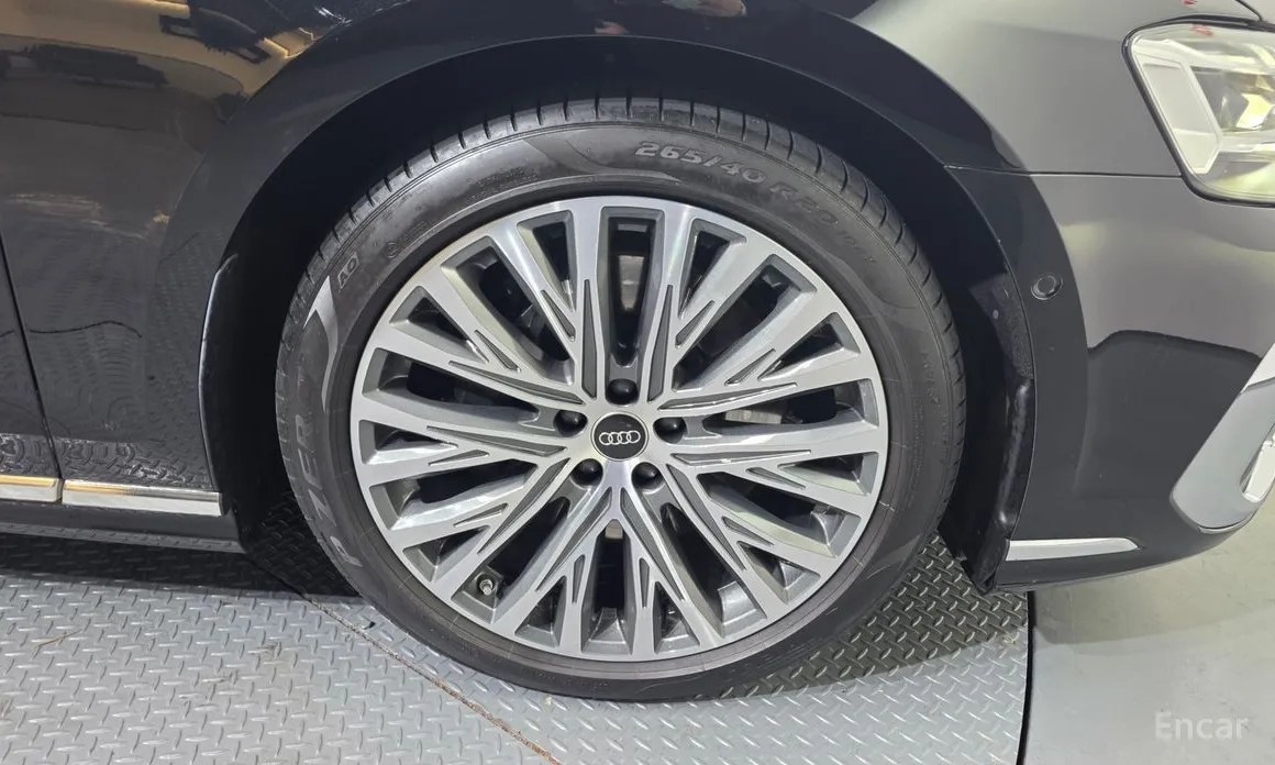 Фото 5 - Audi A8