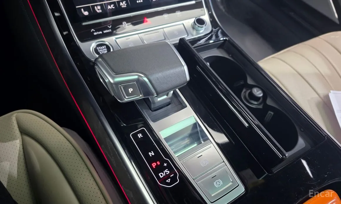 Фото 9 - Audi A8