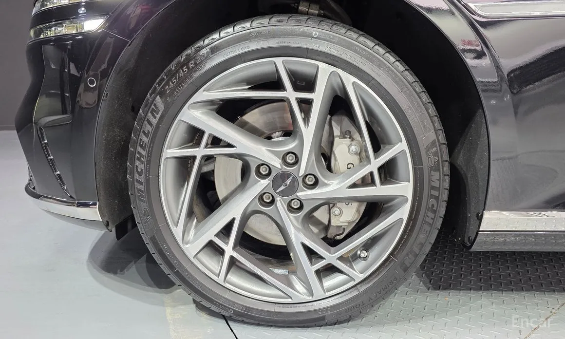 Фото 19 - Genesis G90