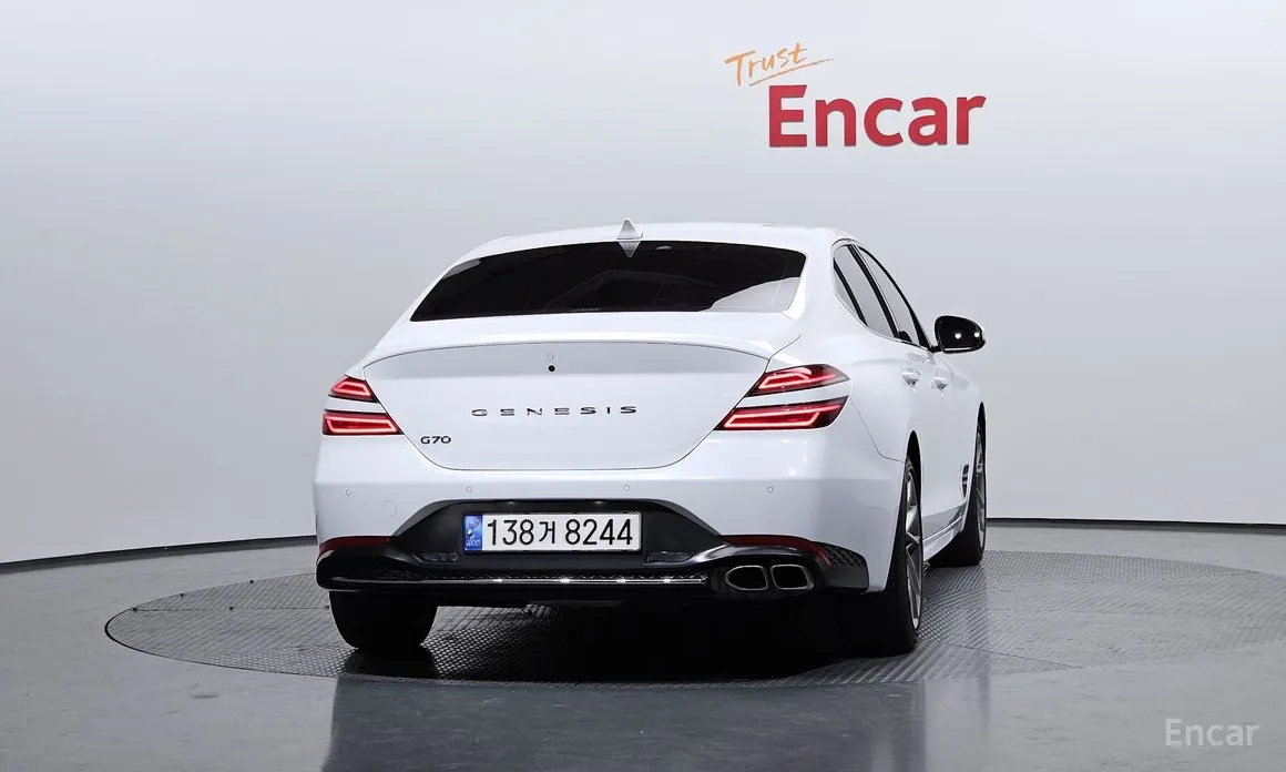 Фото 4 - Genesis G70