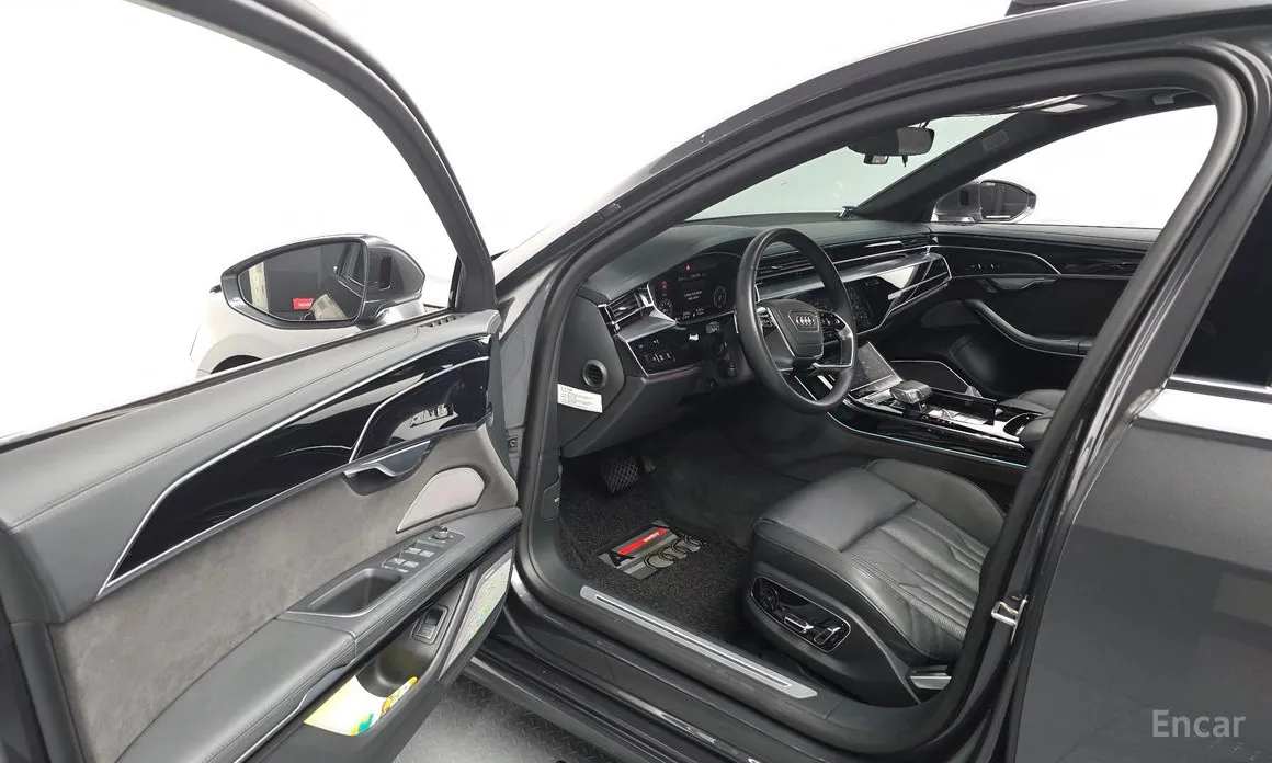 Фото 10 - Audi A8