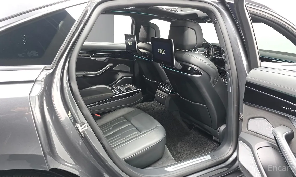 Фото 12 - Audi A8