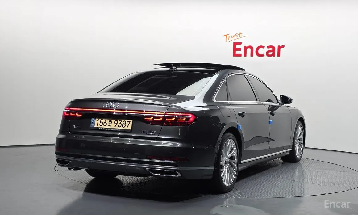 Фото 2 - Audi A8