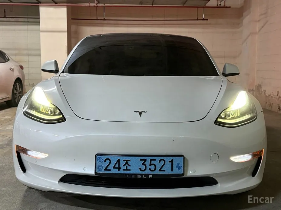 Фото 1 - Tesla Model 3
