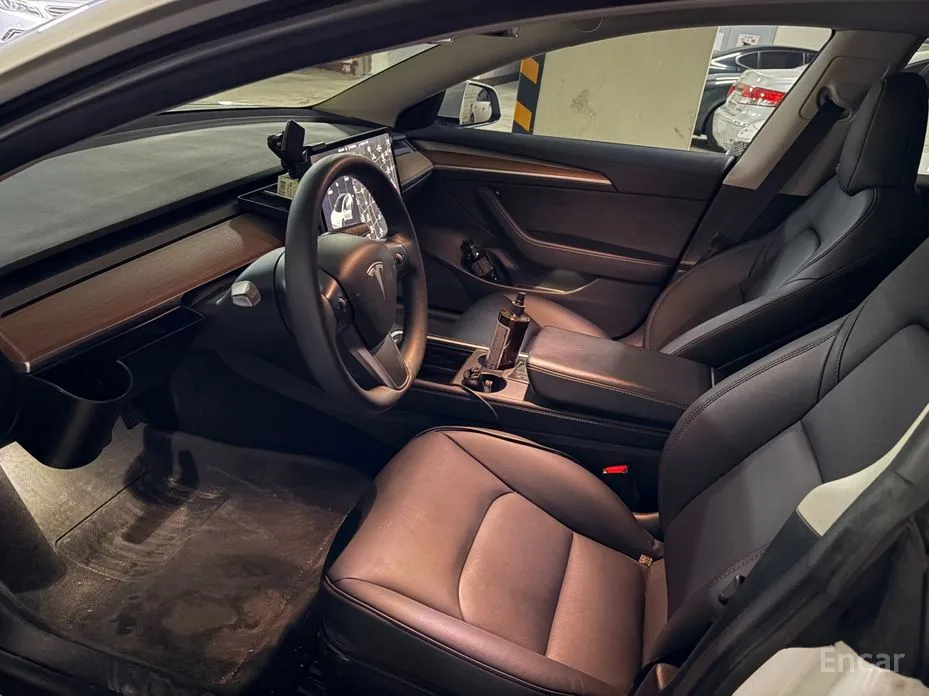 Фото 10 - Tesla Model 3