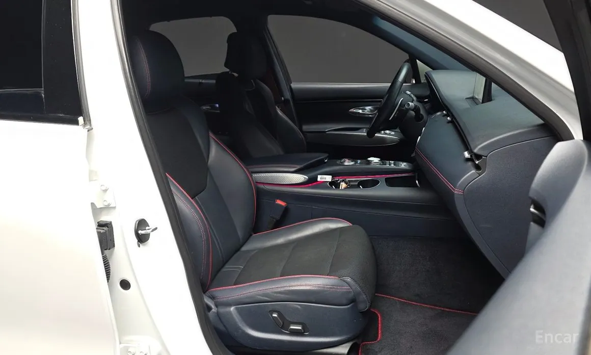 Фото 11 - Genesis GV70