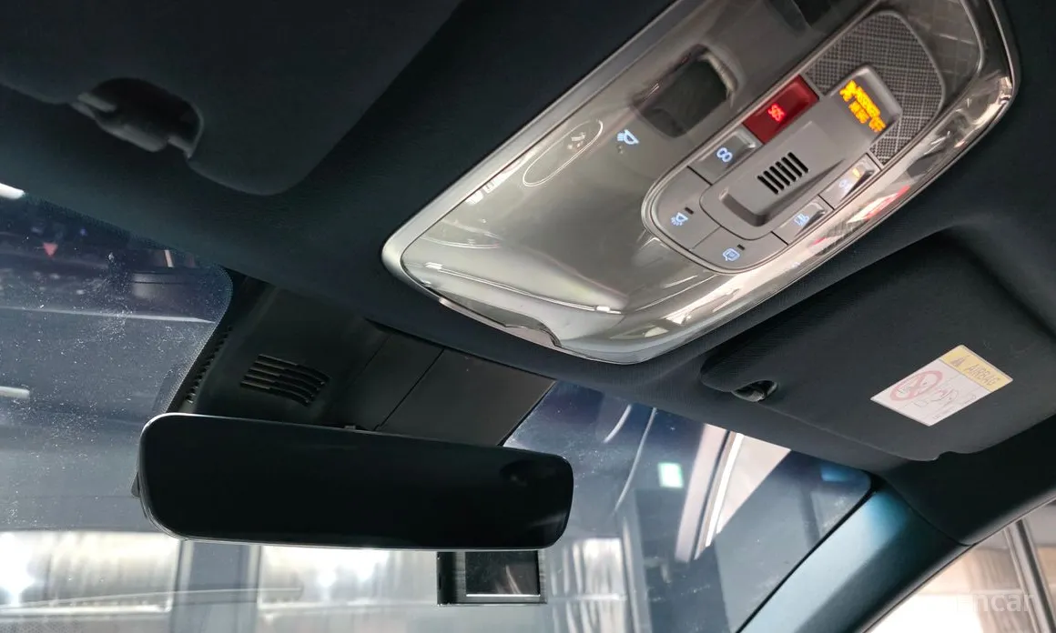 Фото 17 - Genesis GV70