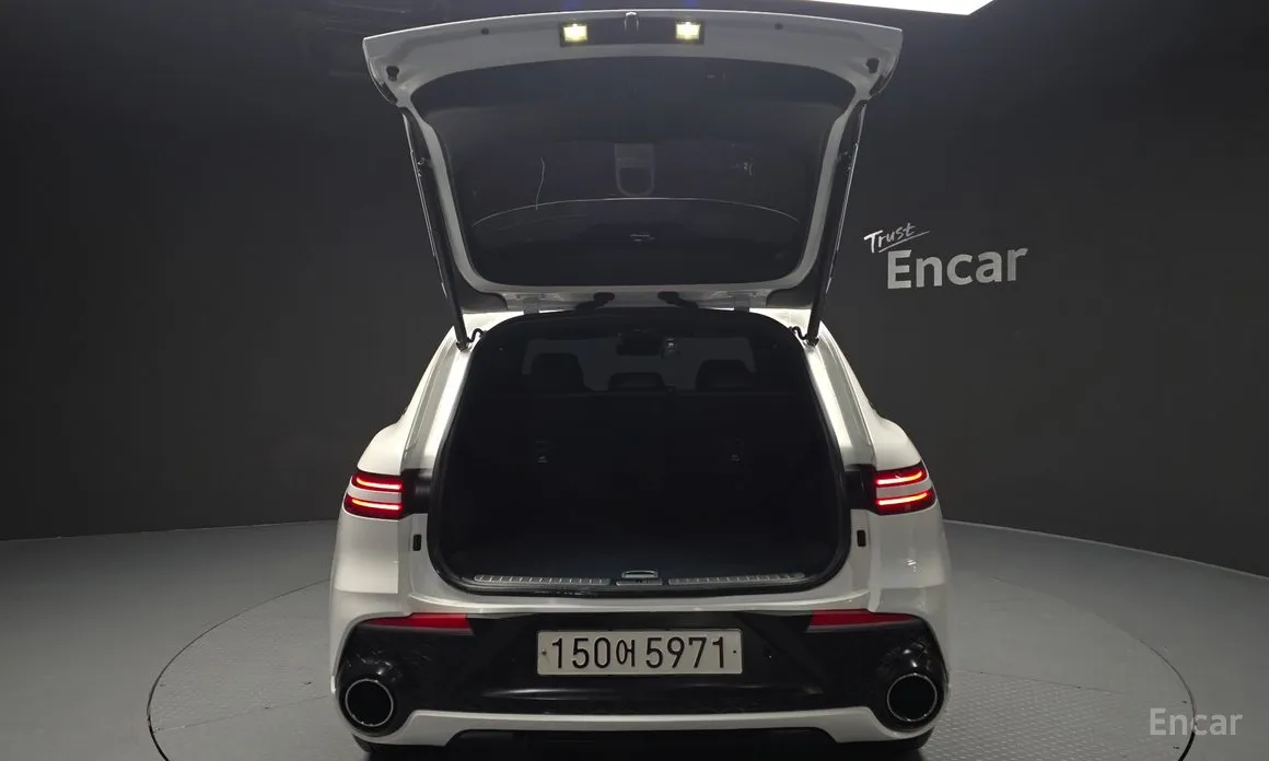 Фото 20 - Genesis GV70