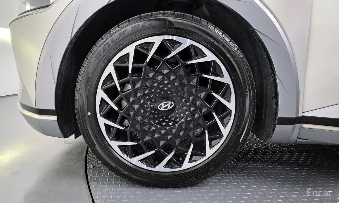 Photo 5 - Hyundai Ioniq 5