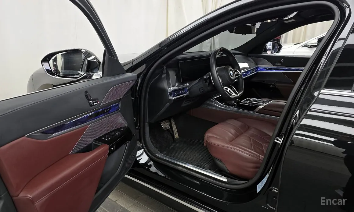 Фото 10 - BMW 7 Series