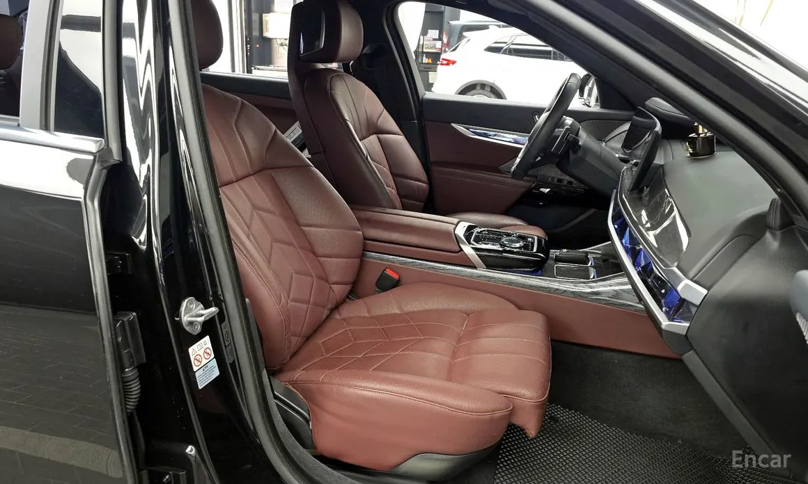 Фото 11 - BMW 7 Series