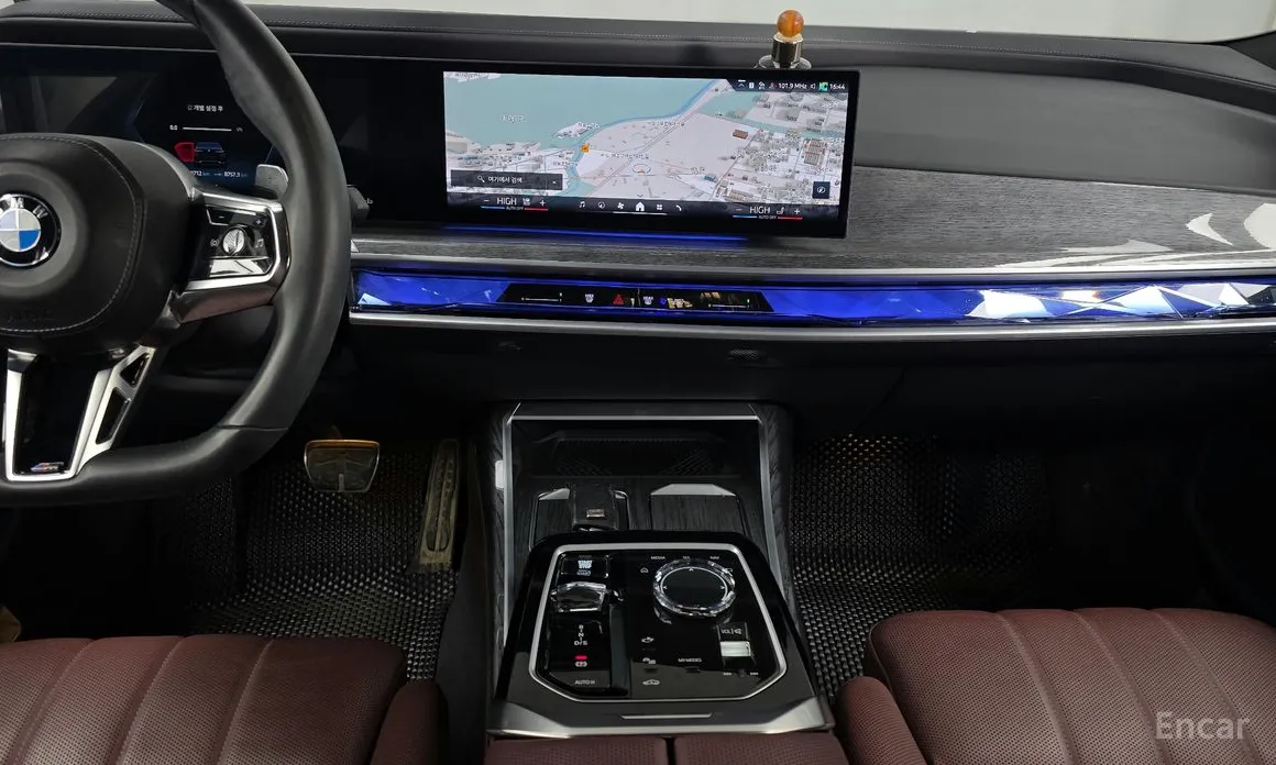 Фото 14 - BMW 7 Series