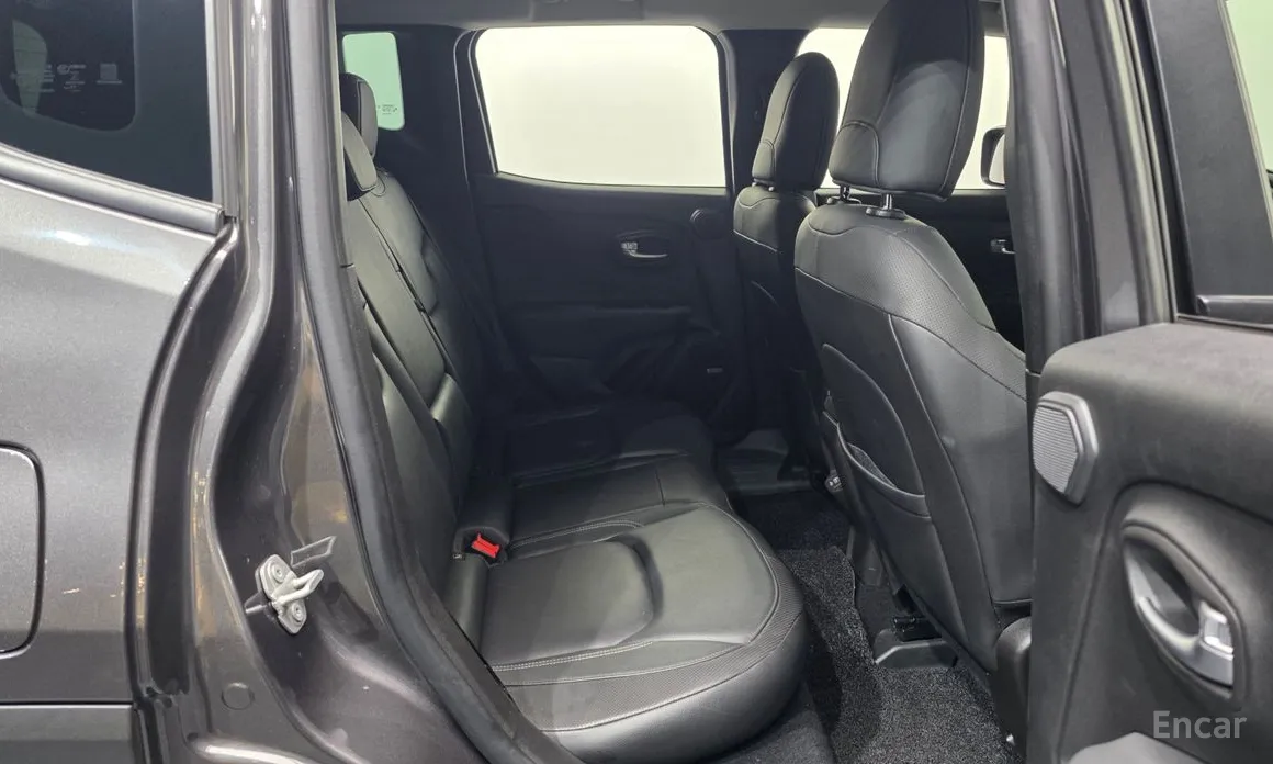 Фото 12 - Jeep Renegade