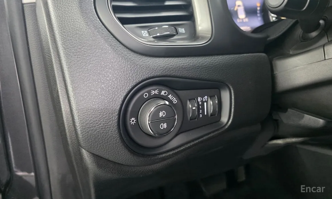 Фото 17 - Jeep Renegade