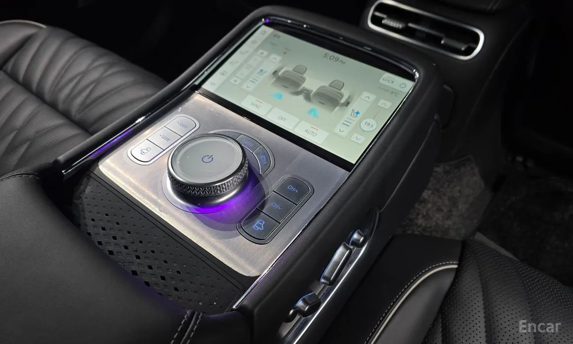 Фото 19 - Genesis G90