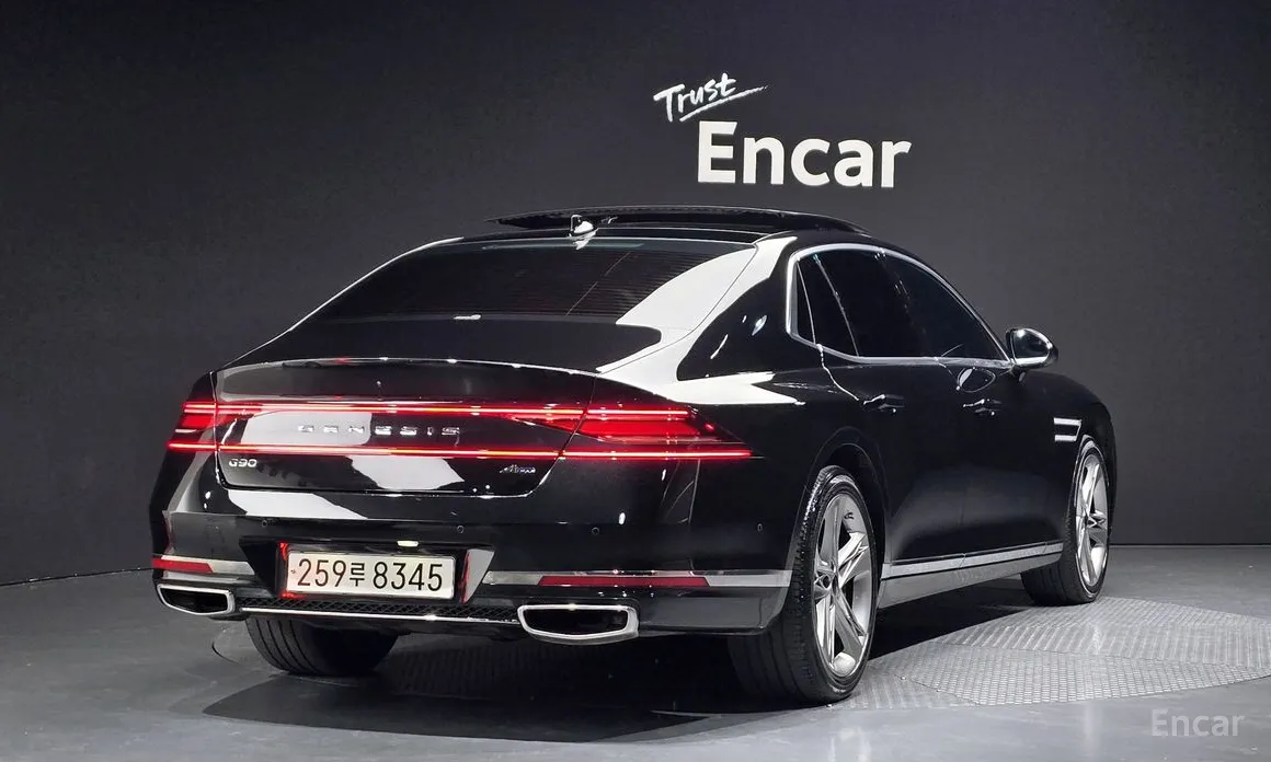 Фото 2 - Genesis G90