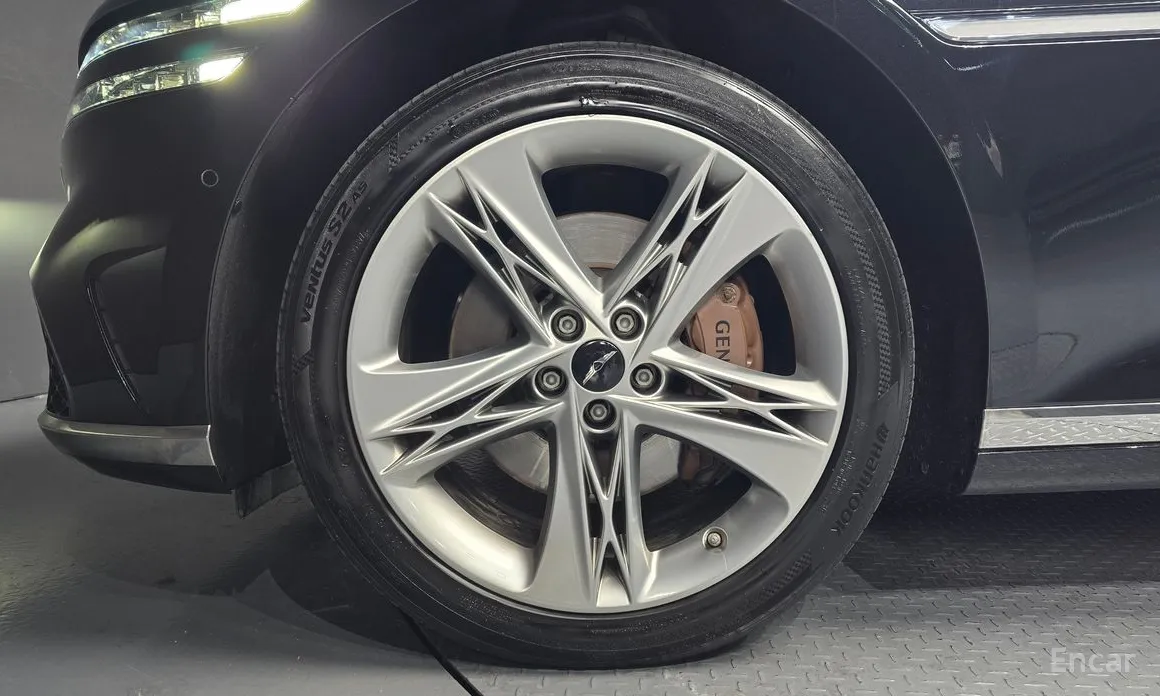 Фото 5 - Genesis G90