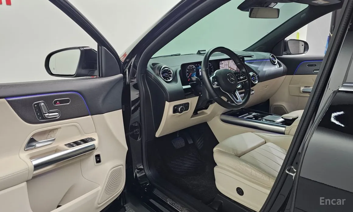 Фото 10 - Mercedes-Benz GLA-Class