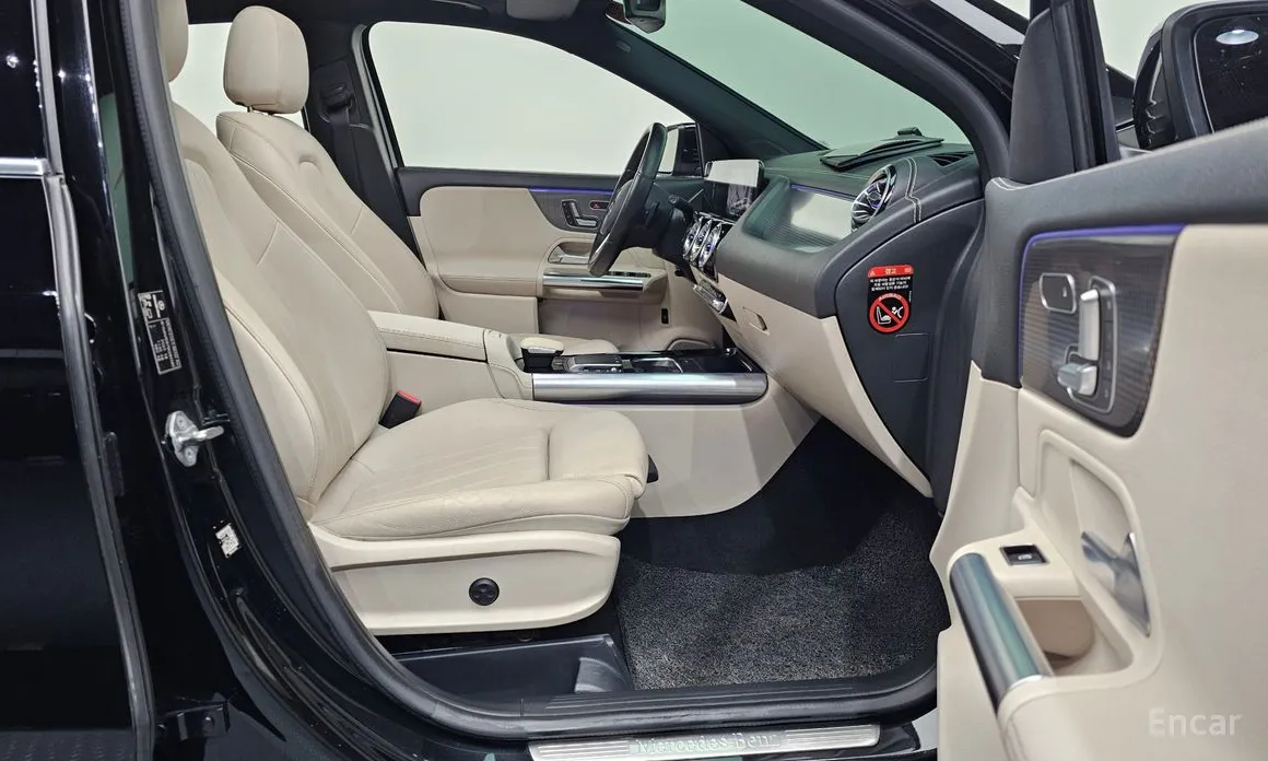 Фото 11 - Mercedes-Benz GLA-Class