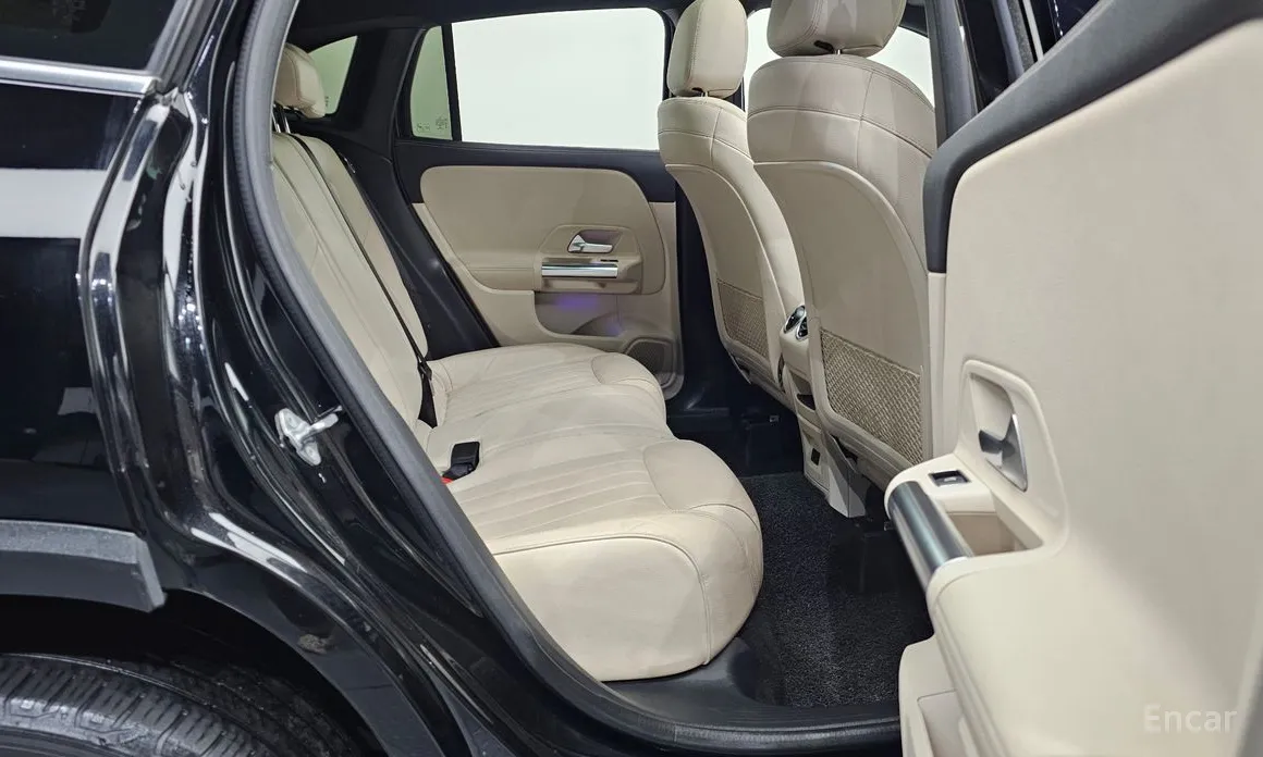 Фото 12 - Mercedes-Benz GLA-Class