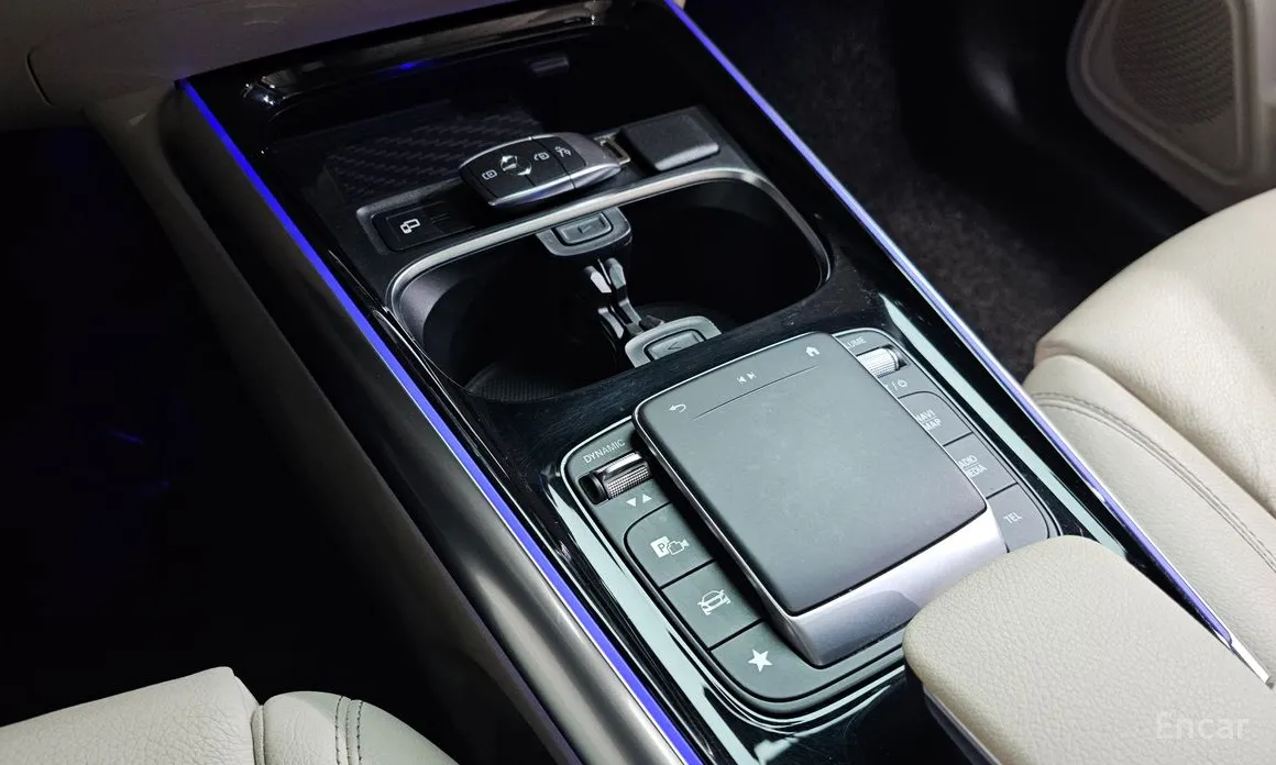 Фото 17 - Mercedes-Benz GLA-Class