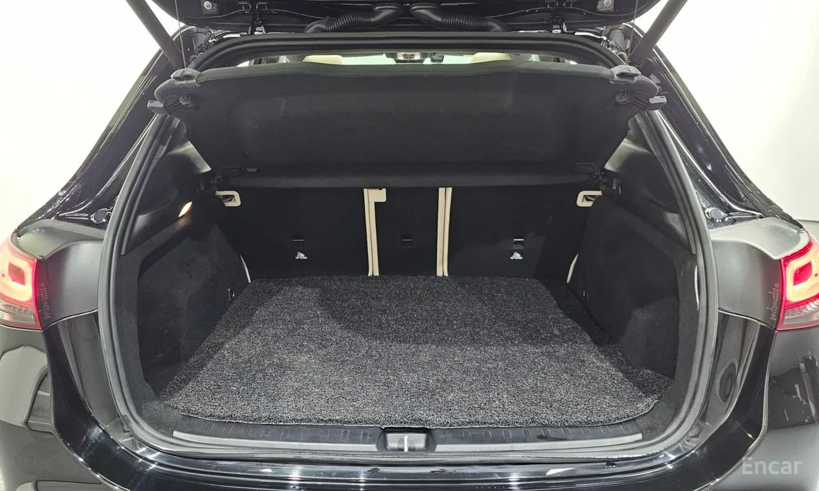 Фото 20 - Mercedes-Benz GLA-Class